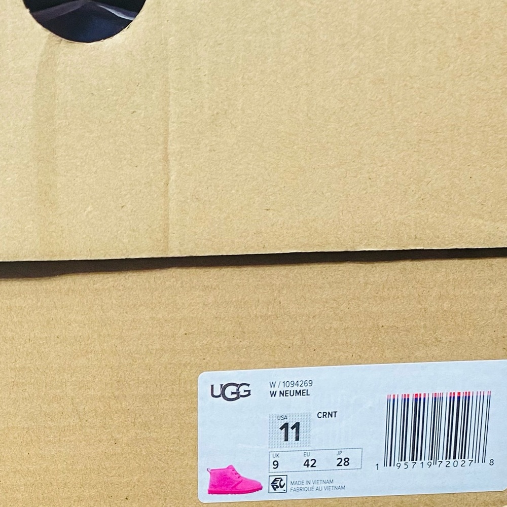 UGG® NEUMEL Barbie Pink Chukka Ankle Boot w/ ✅ FREE Protector Spray Sizes: 9, 11 - Picture 8 of 9